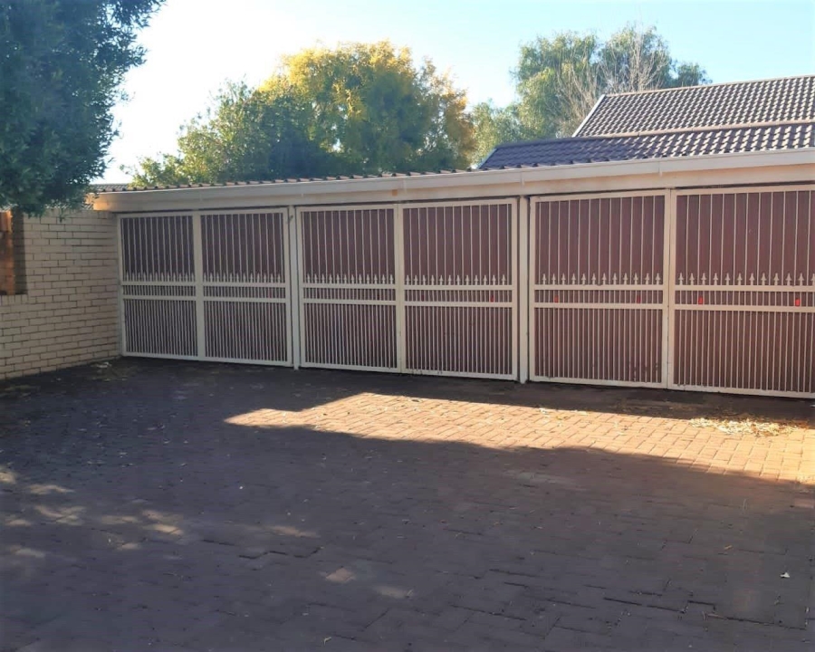 To Let 4 Bedroom Property for Rent in Dan Pienaar Free State